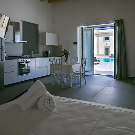 Guest house Dimora Savarino With Pool Marzamemi