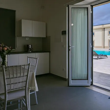 Dimora Savarino With Pool Guest house