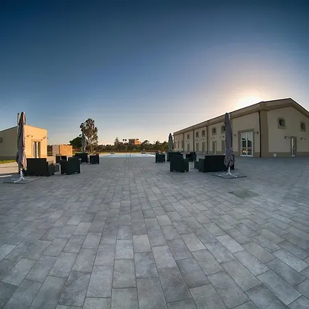 Dimora Savarino With Pool 4* מרצאממי