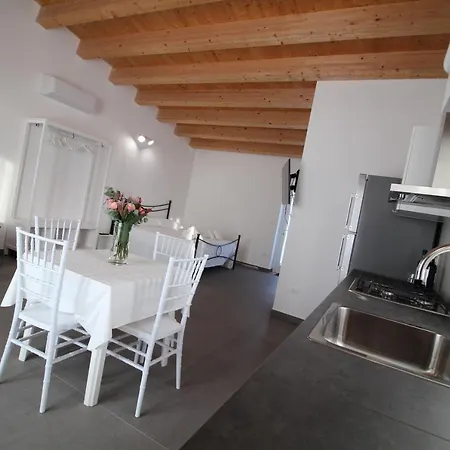 Dimora Savarino With Pool בית הארחה