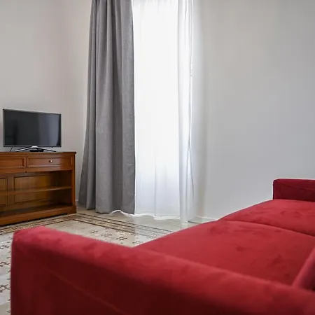 Dimora Savarino With Pool בית הארחה 4*