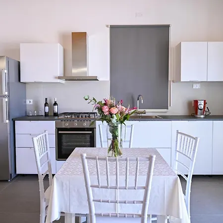 Dimora Savarino With Pool 4* מרצאממי