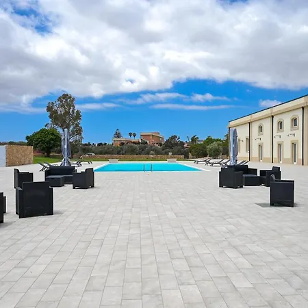 Dimora Savarino With Pool בית הארחה מרצאממי