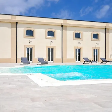 Dimora Savarino With Pool 4*