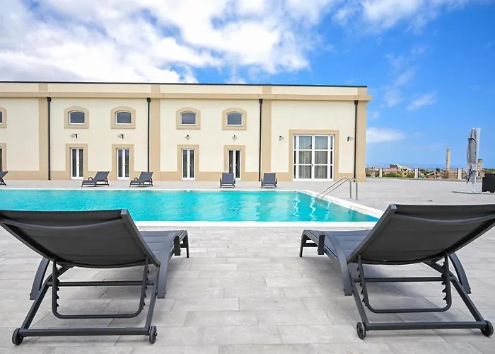 Dimora Savarino With Pool マルツァメミ