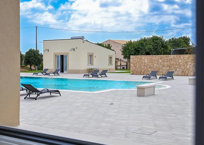 Dimora Savarino With Pool 4*
