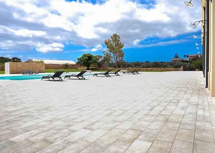 Dimora Savarino With Pool